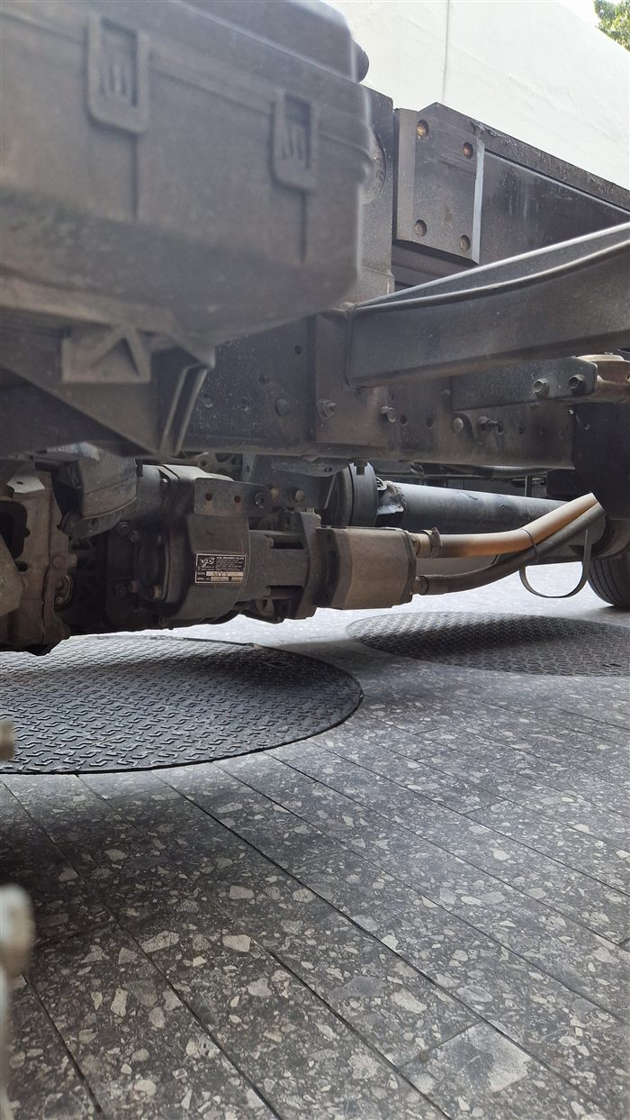 A VPS PTO and hydraulic pump under a working truck