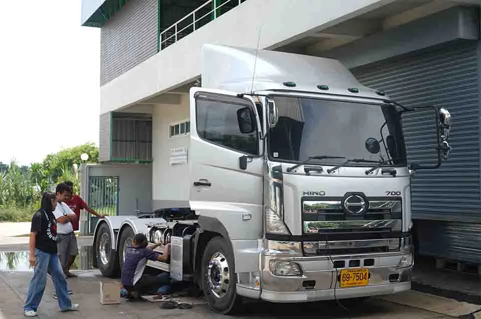 ZF Hino 700 team install